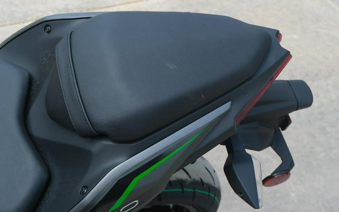 2025 KAWASAKI Z500 ABS