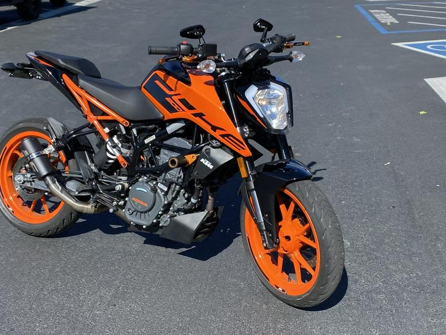 2023 KTM 200 Duke