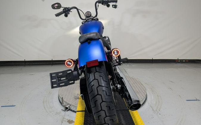 2026 Harley-Davidson® Street Bob® Aurora Blue Denim w/Cast Wheels