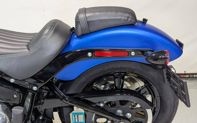 2026 Harley-Davidson® Street Bob® Aurora Blue Denim w/Cast Wheels