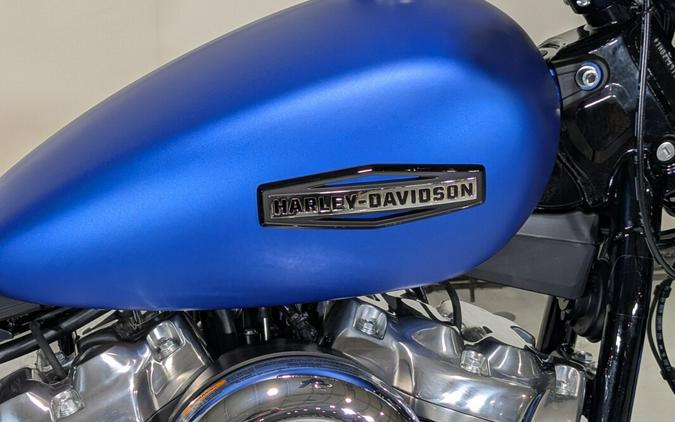 2026 Harley-Davidson® Street Bob® Aurora Blue Denim w/Cast Wheels