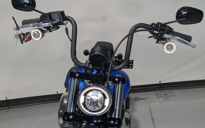 2026 Harley-Davidson® Street Bob® Aurora Blue Denim w/Cast Wheels