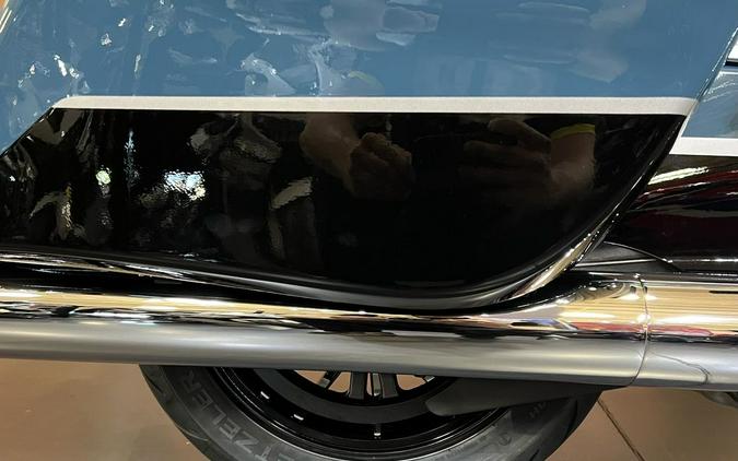 2026 Indian Motorcycle® Challenger® Limited 112 w/PowerBand Audio Storm Blue with Black Metallic