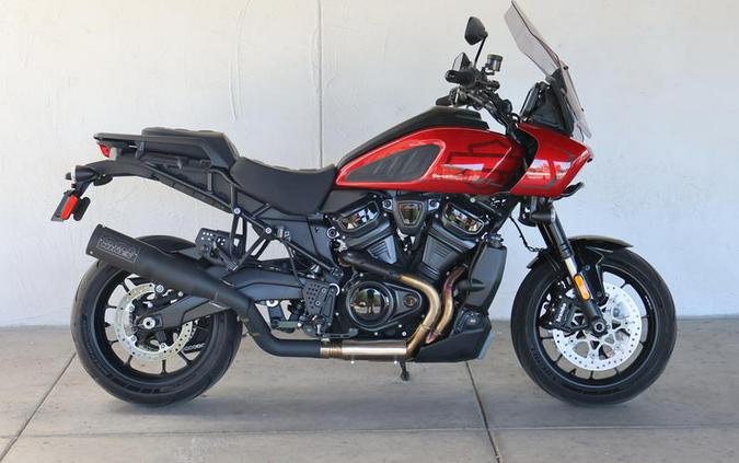 2025 Harley-Davidson® RA1250ST - Pan America® 1250 ST