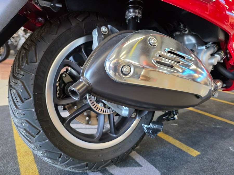 2024 Vespa GTS Super 300