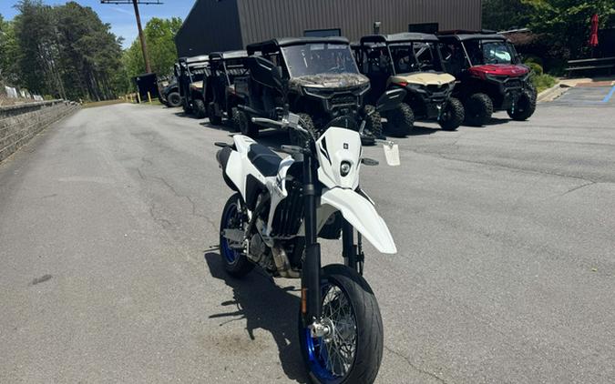 2025 Suzuki DR-Z400SMM5