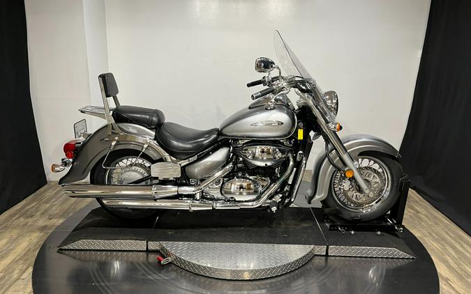 2002 Suzuki Motor of America Inc. Intruder 800