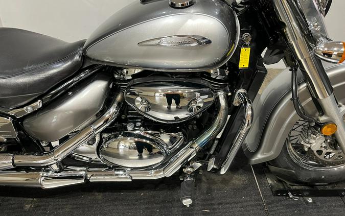 2002 Suzuki Motor of America Inc. Intruder 800
