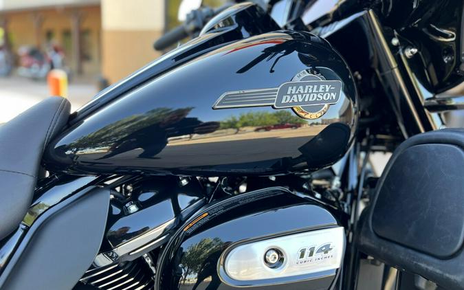 2023 Harley-Davidson® Ultra Limited Black