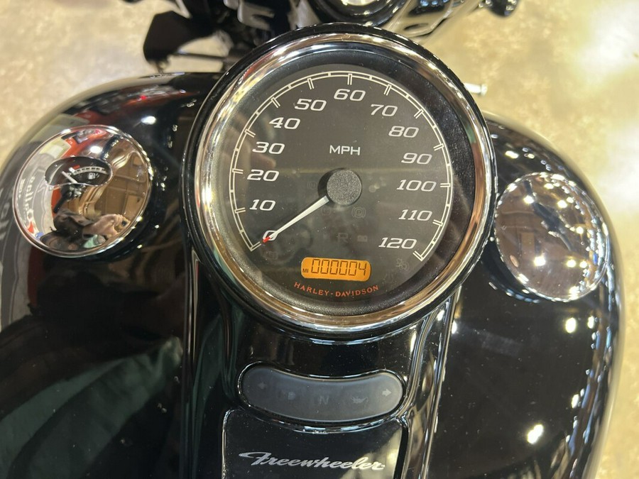 2024 Harley-Davidson Freewheeler