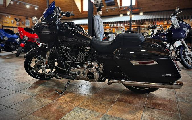 2026 Harley-Davidson® Street Glide® Midnight Ember Chrome Trim