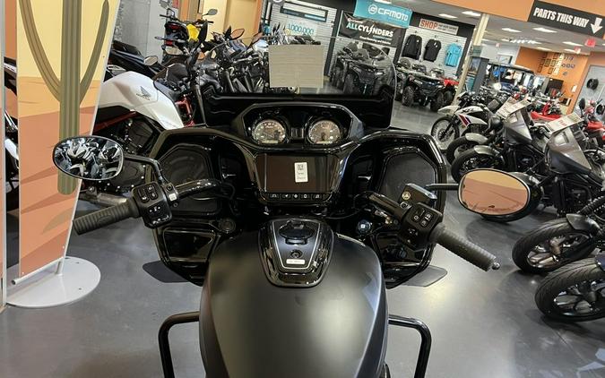 2026 Indian Motorcycle® Challenger® Dark Horse® 112 Black Smoke