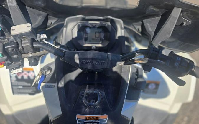 2016 Can-Am Outlander MAX XT 570 Pearl White
