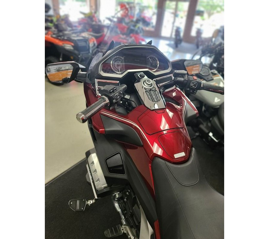 2020 Honda® Gold Wing Tour Automatic DCT Candy Ardent Red/Black