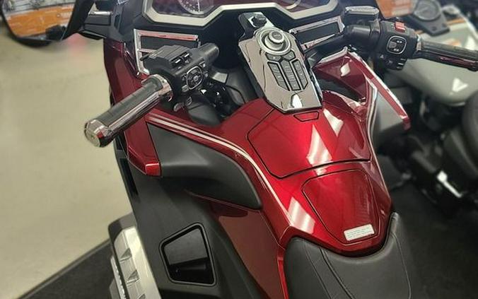 2020 Honda® Gold Wing Tour Automatic DCT Candy Ardent Red/Black