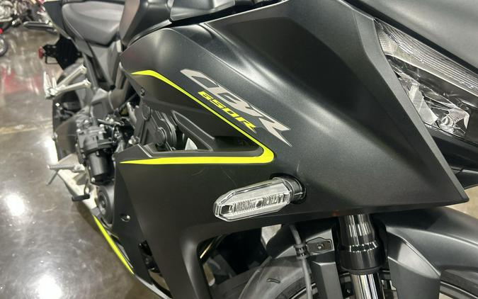 2026 Honda CBR650R E-CLUTCH