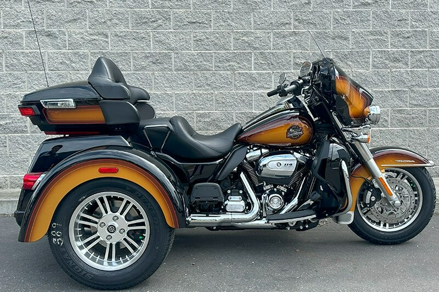 Harley-Davidson Tri Glide Ultra 2024 FLHTCUTG 84452040 TOBACCO FADE W/ PINST