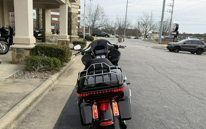 2016 Harley-Davidson® Road Glide® Ultra Vivid Black