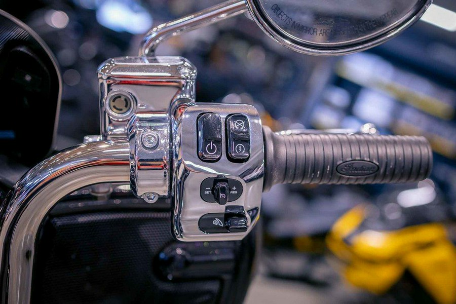 2021 Indian Motorcycle® Chieftain® Limited Thunder Black Pearl