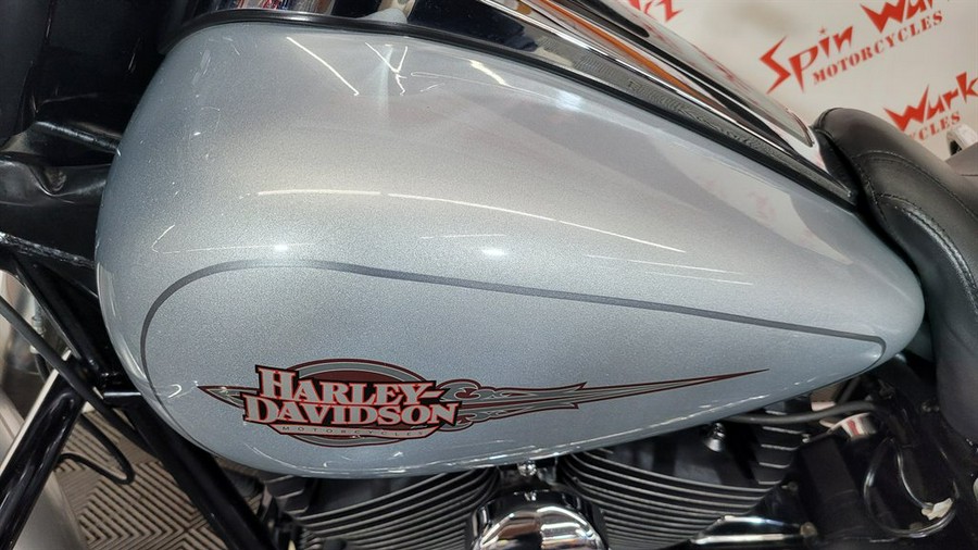 2012 HARLEY DAVIDSON ULTRA CLASSIC FLHTCU