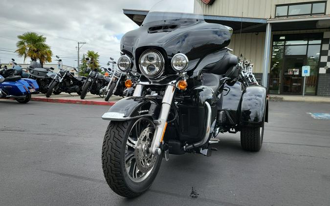 2024 Harley-Davidson Tri Glide Ultra FLHTCUTG