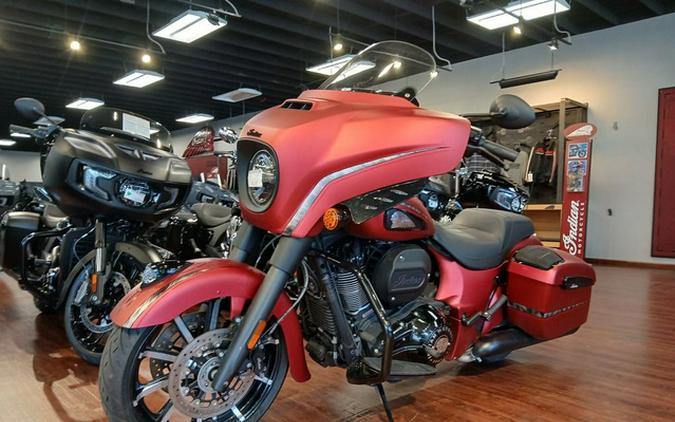 2024 Indian Chieftain Dark Horse w/Powerband Audio Pkg Sunset Red Smoke
