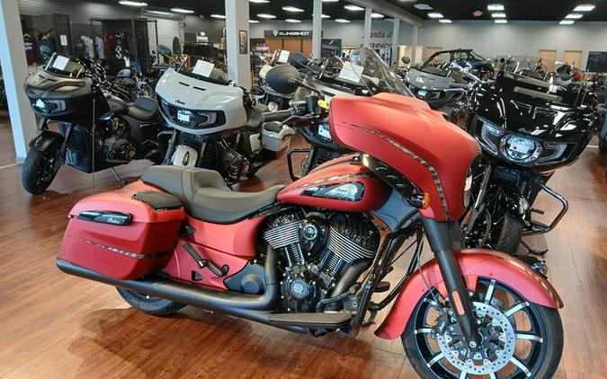 2024 Indian Chieftain Dark Horse w/Powerband Audio Pkg Sunset Red Smoke