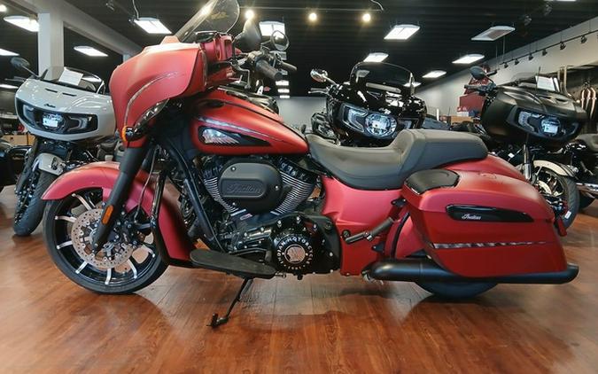 2024 Indian Chieftain Dark Horse w/Powerband Audio Pkg Sunset Red Smoke