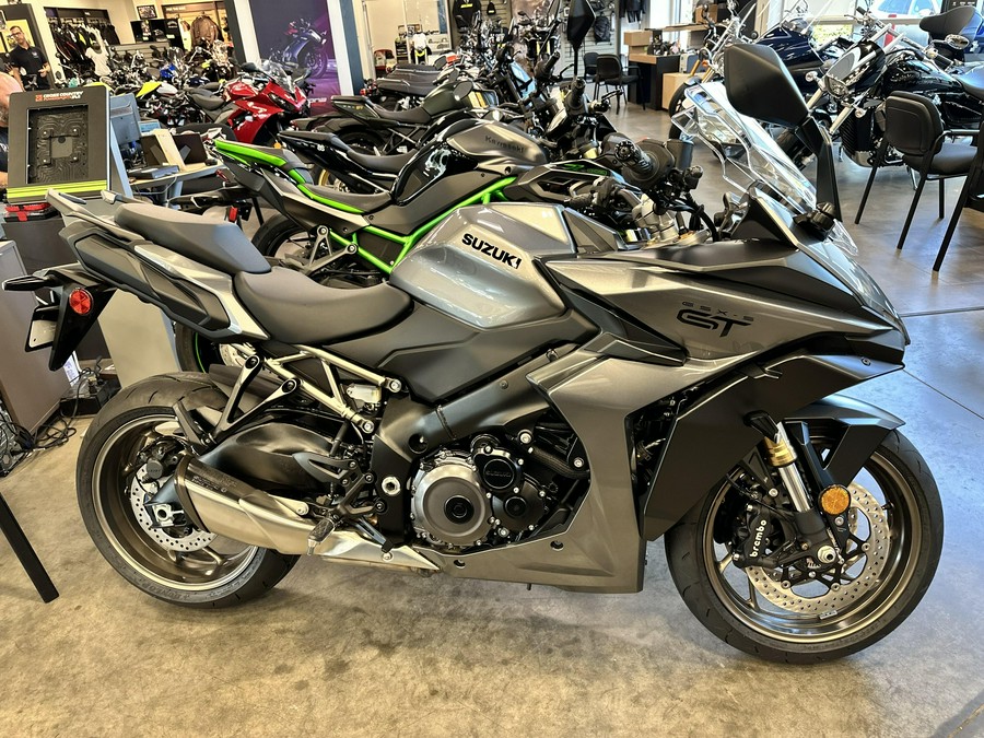 2025 Suzuki GSXS 1000GT+