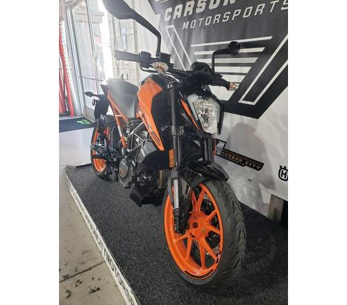 2020 KTM 200 Duke Review: Urban Motorcycle (15 Fast Facts)