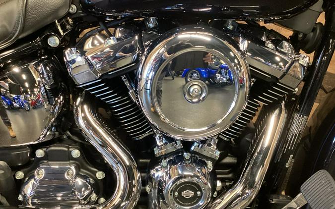 2020 Harley-Davidson Deluxe Midnight Blue FLDE