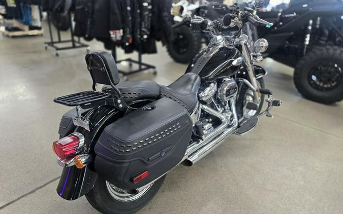 2023 Harley-Davidson Softail FLHCS - Heritage Classic