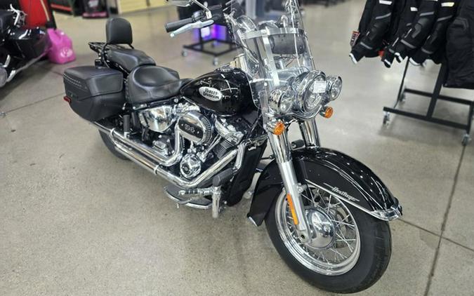 2023 Harley-Davidson Softail FLHCS - Heritage Classic