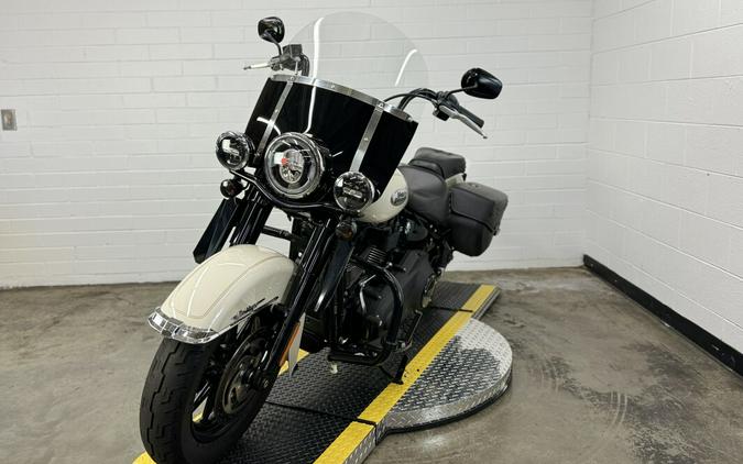 2022 Harley-Davidson Heritage Classic 114 WHITE SAND PRL W/PS