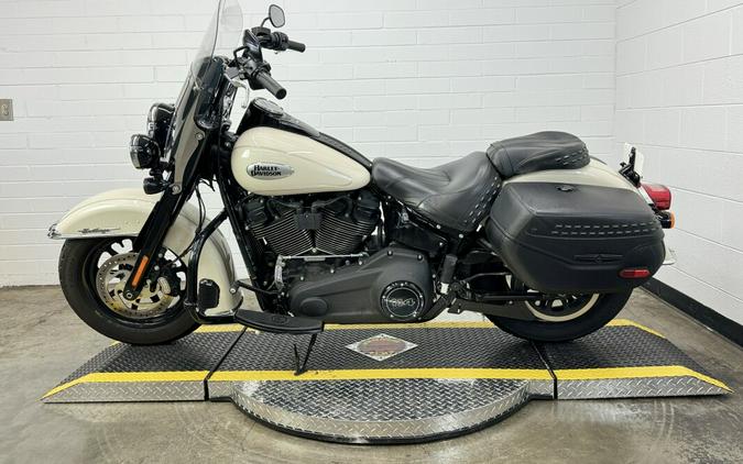2022 Harley-Davidson Heritage Classic 114 WHITE SAND PRL W/PS