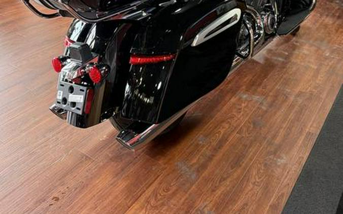 2025 Indian Motorcycle® Pursuit® Limited 112 w/PowerBand Audio Black Metallic