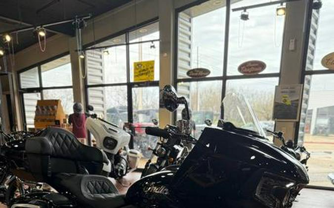 2025 Indian Motorcycle® Pursuit® Limited 112 w/PowerBand Audio Black Metallic