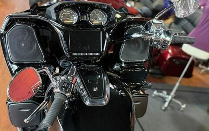 2025 Indian Motorcycle® Pursuit® Limited 112 w/PowerBand Audio Black Metallic