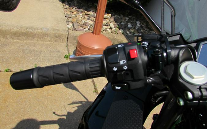 2025 Kawasaki Ninja 500 KRT Edition SE ABS