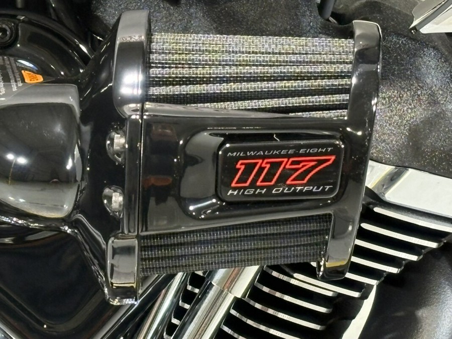 2026 Harley-Davidson® Low Rider® ST White Onyx Pearl - Black Finish