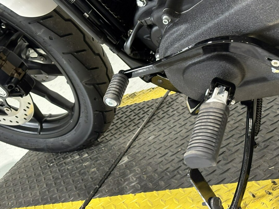 2026 Harley-Davidson® Low Rider® ST White Onyx Pearl - Black Finish