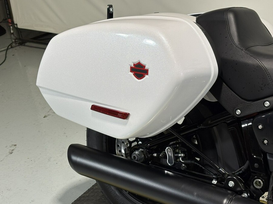 2026 Harley-Davidson® Low Rider® ST White Onyx Pearl - Black Finish