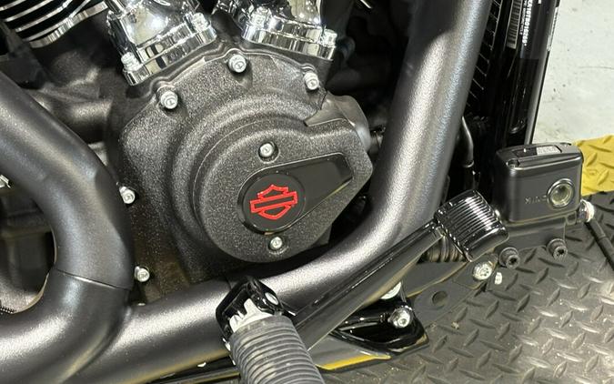 2026 Harley-Davidson® Low Rider® ST White Onyx Pearl - Black Finish