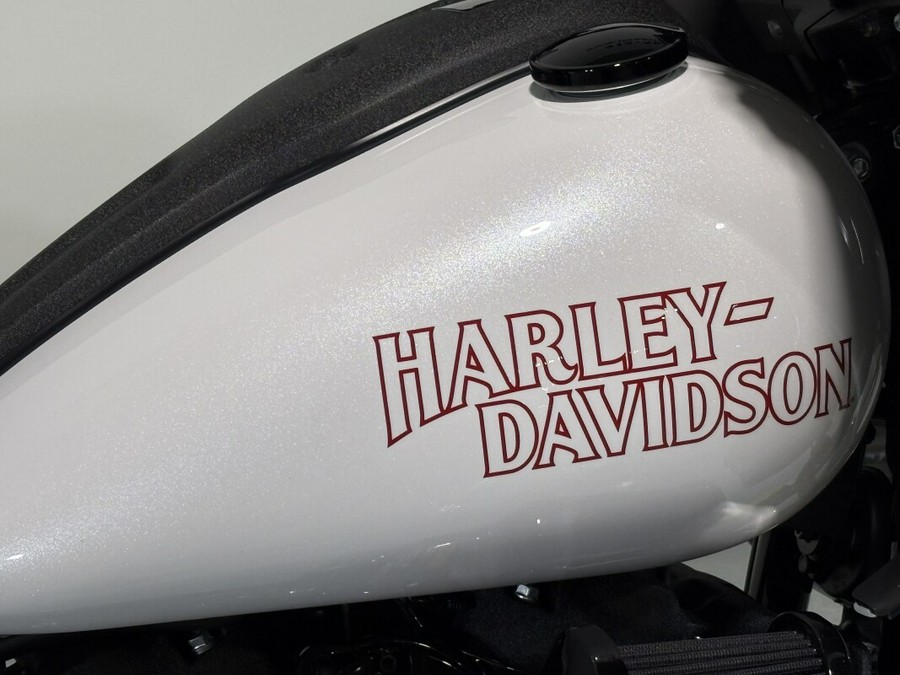 2026 Harley-Davidson® Low Rider® ST White Onyx Pearl - Black Finish