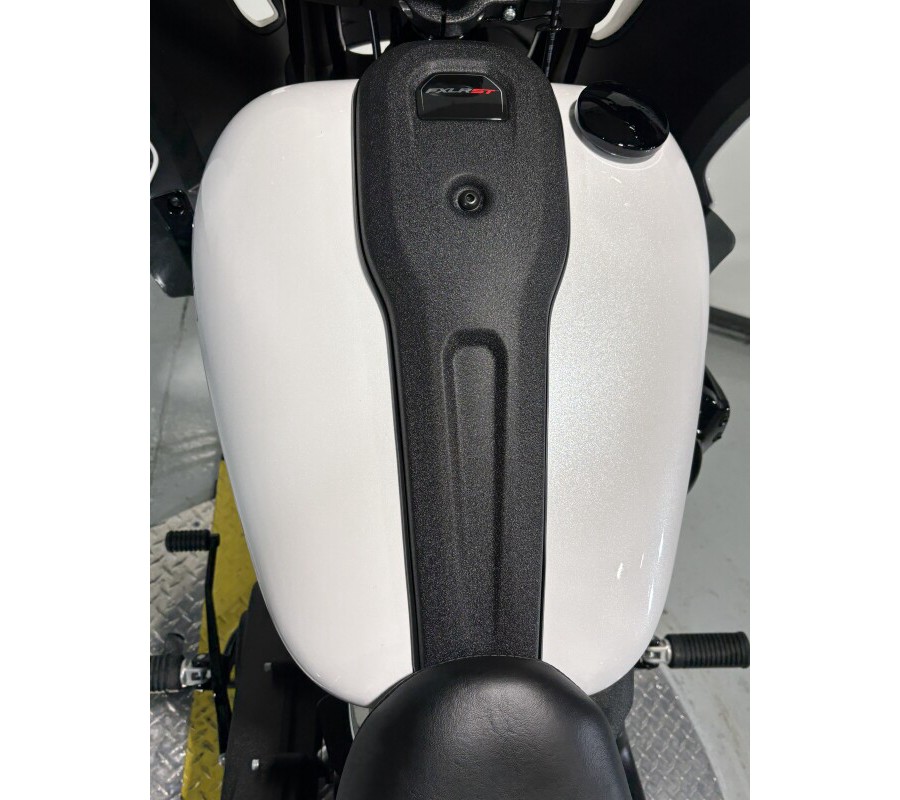 2026 Harley-Davidson® Low Rider® ST White Onyx Pearl - Black Finish