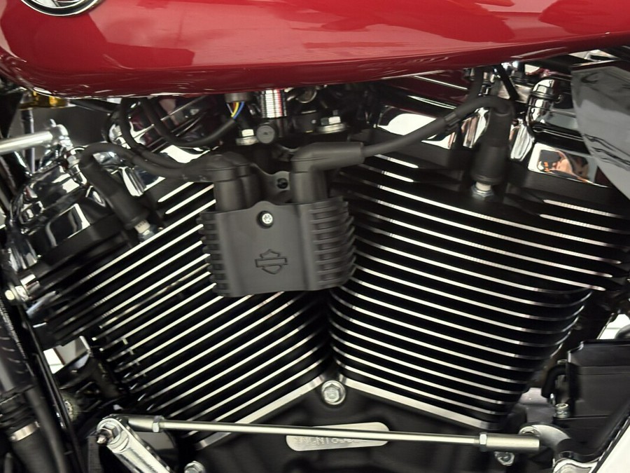 2026 Harley-Davidson® Street Glide 3 Limited Brilliant Red Chrome Trim