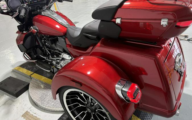 2026 Harley-Davidson® Street Glide 3 Limited Brilliant Red Chrome Trim