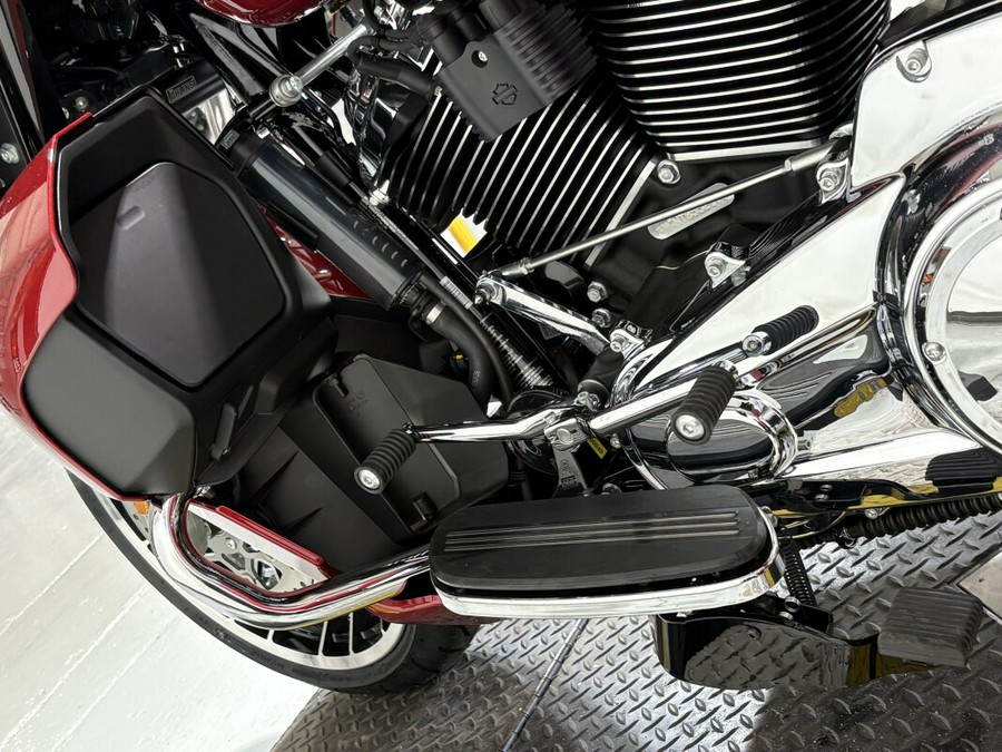 2026 Harley-Davidson® Street Glide 3 Limited Brilliant Red Chrome Trim