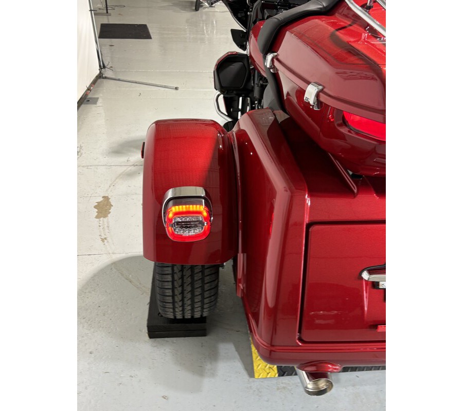 2026 Harley-Davidson® Street Glide 3 Limited Brilliant Red Chrome Trim