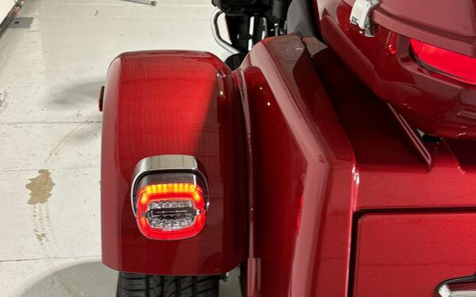 2026 Harley-Davidson® Street Glide 3 Limited Brilliant Red Chrome Trim